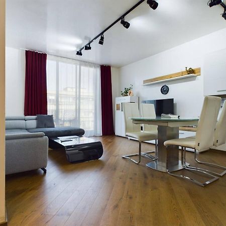 Luxury Apartment In Building K55 With Free Garage Варна Екстериор снимка