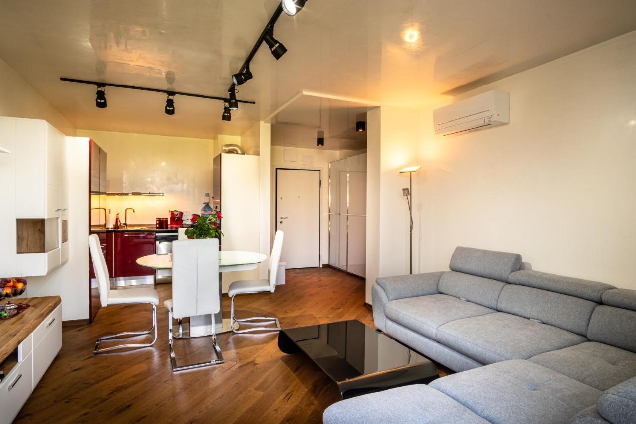 Luxury Apartment In Building K55 With Free Garage Варна Екстериор снимка