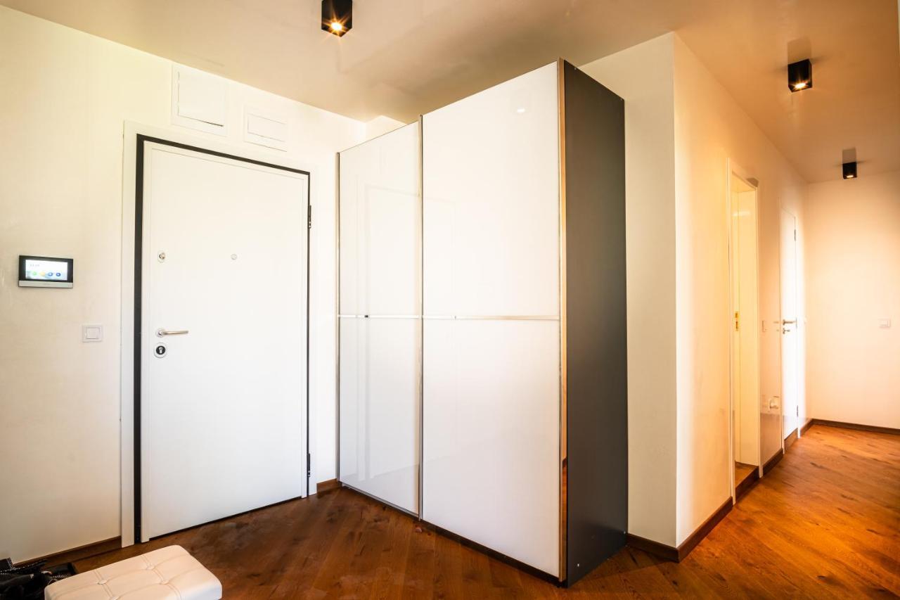 Luxury Apartment In Building K55 With Free Garage Варна Екстериор снимка