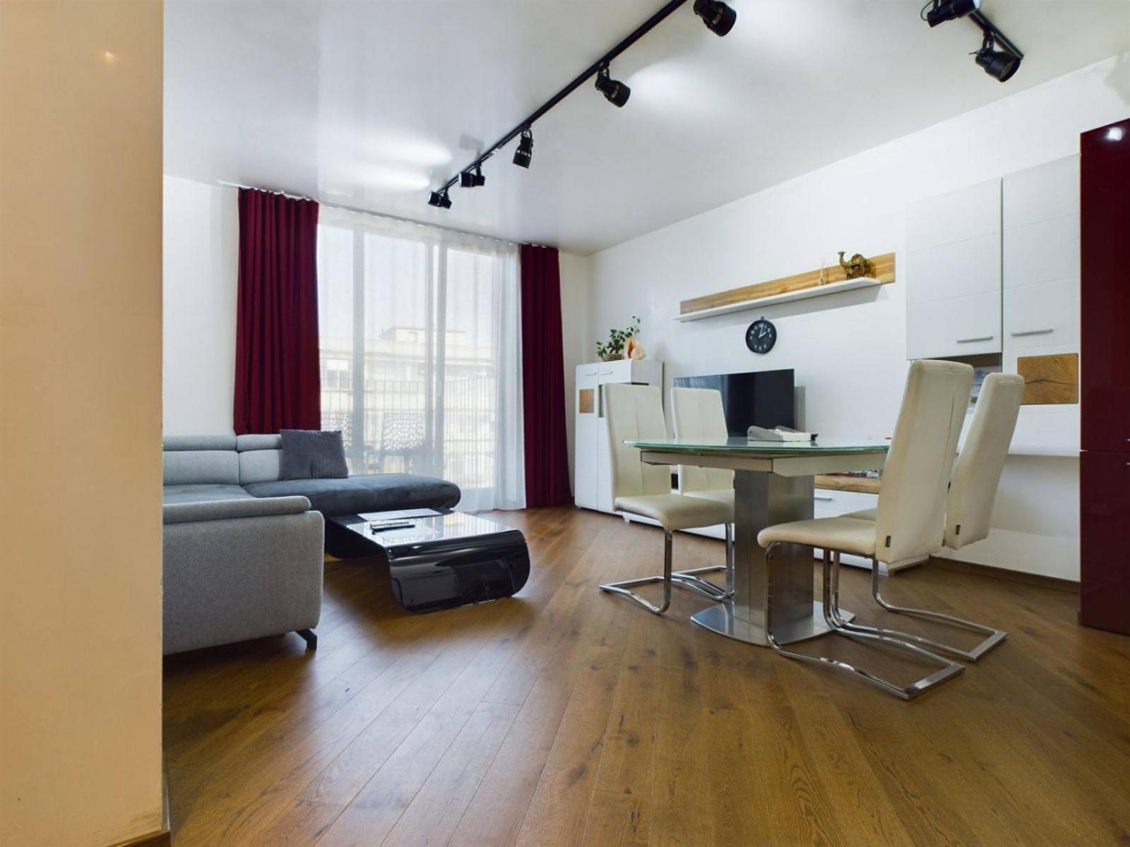 Luxury Apartment In Building K55 With Free Garage Варна Екстериор снимка